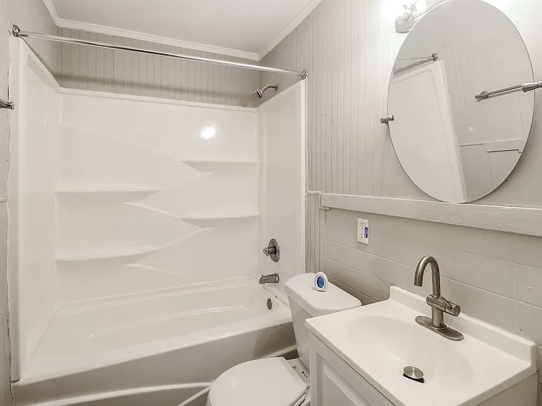 1434103_029_bathroom_13615631.jpg