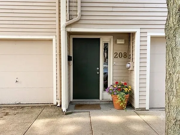 208 Charles St #208 — Photo 12