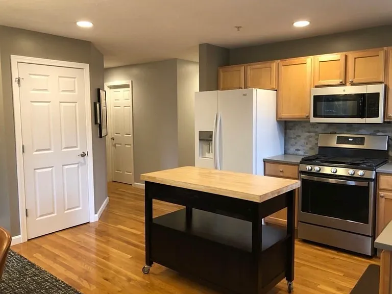 571 Freeport St #2 — Photo 8