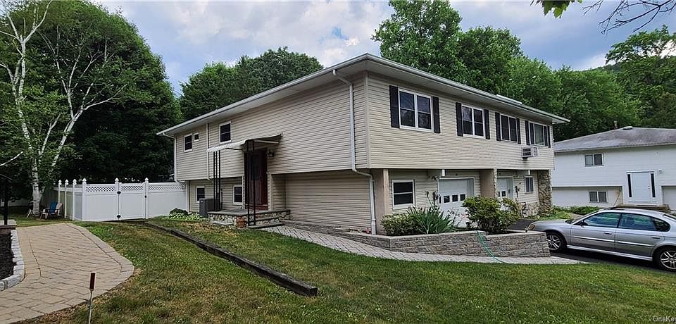 1st image of 23 Phyllis Dr