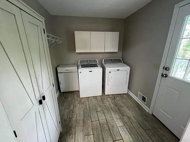 8010 Hickory Ct — Photo 12