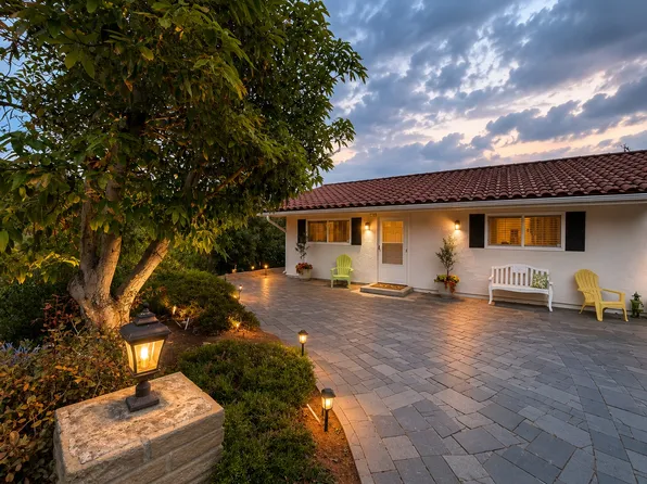 1763 Cloverdale Rd #A, Escondido, CA 92027