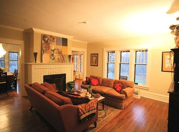 2nd image of 854 Linwood Ave APT 4