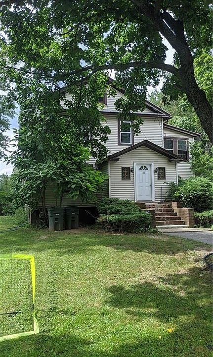 2nd image of 13 Ryerson Rd