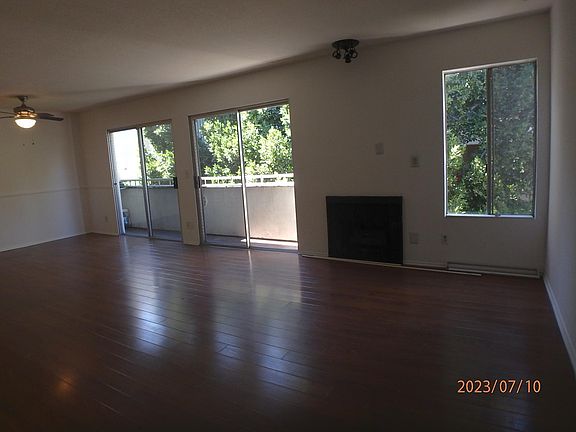 4th image of 4315 Dixie Canyon Ave APT 202
