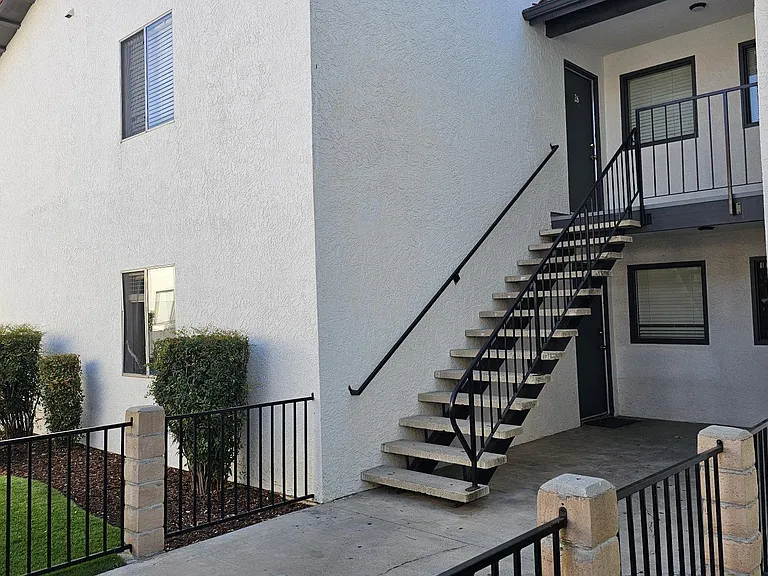 Alturas Paso Robles Apartment Homes — Photo 14