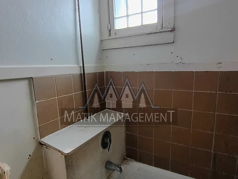 143 Main St W #1/2 — Photo 14