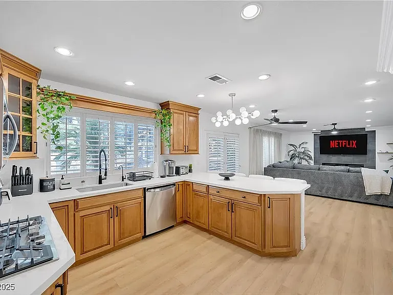 2728 Monrovia Dr — Photo 48