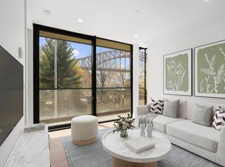 18-11 21st Dr #204, Astoria, NY 11105