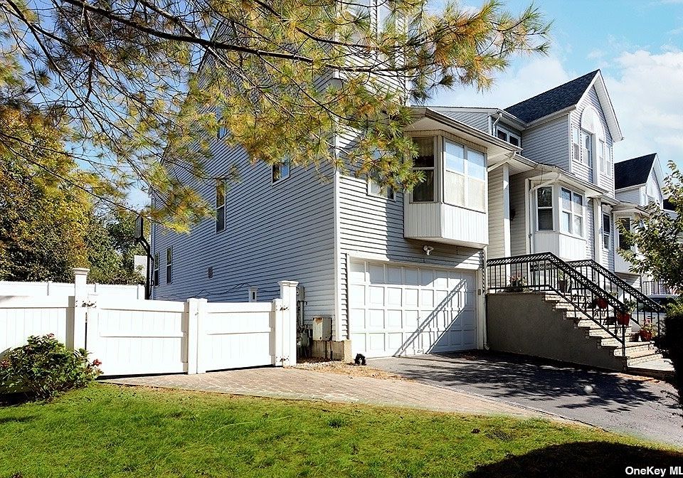 1st image of 1 Eastern Dr