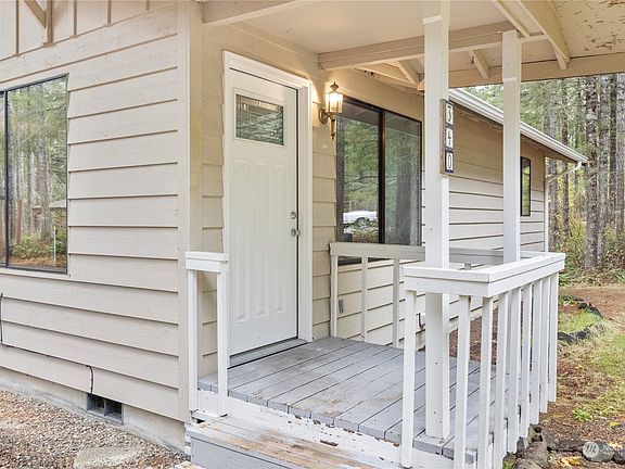 3rd image of 340 N Lake View Drive