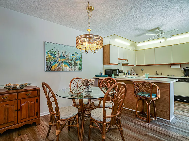 340 S Waverly Pl #8B — Photo 10