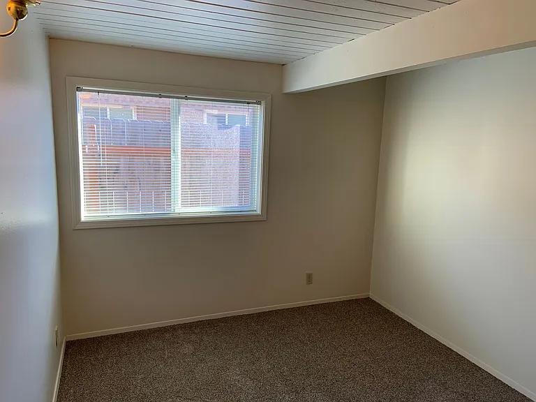 241-937- 945 NW Grant Ave ( 4) — Photo 8