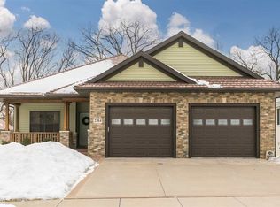 2184 Dempster Dr, Coralville, IA 52241