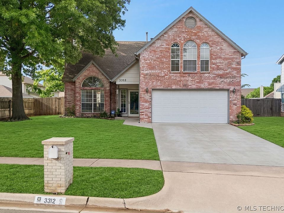 1st image of 3312 W Houston Pl