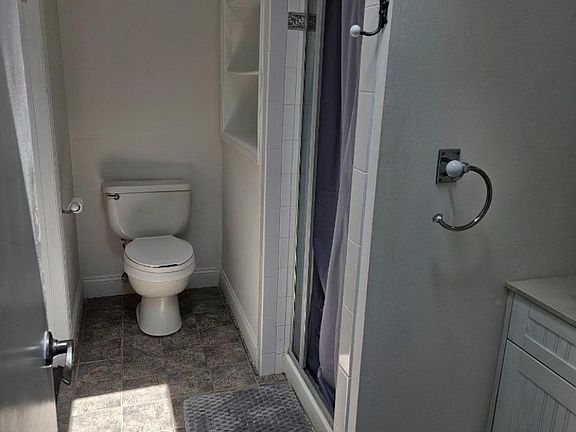4th image of 25 Ivy Pl