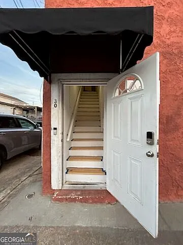 2 bed, 1.0 bath, 1456 sqft, $1,595 — Photo 2