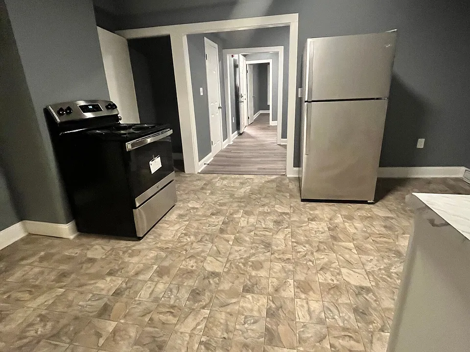 464 Central St #2R