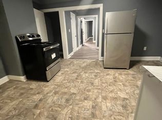464 Central St #2R, Lowell, MA 01852