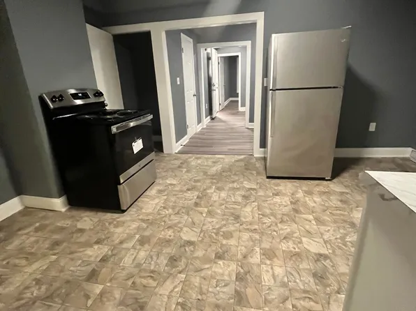464 Central St #2R, Lowell, MA 01852
