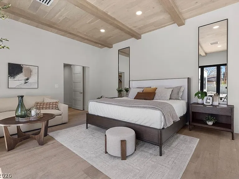 2401 Driftwood Dr — Photo 43