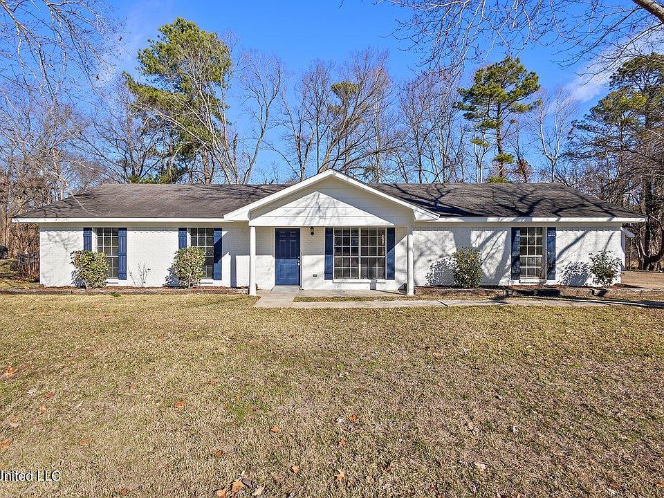 1st image of 50 Lakeland Park Dr