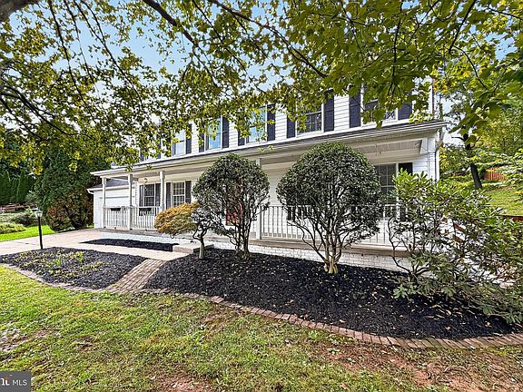 3rd image of 511 Cindy Ct
