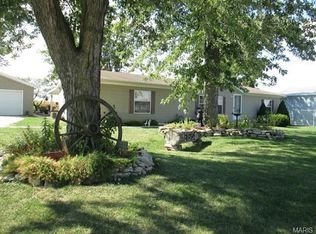 913 W Railway Ln, Palmyra, MO 63461