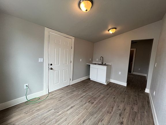 2nd image of 107 Stanley Ct #5