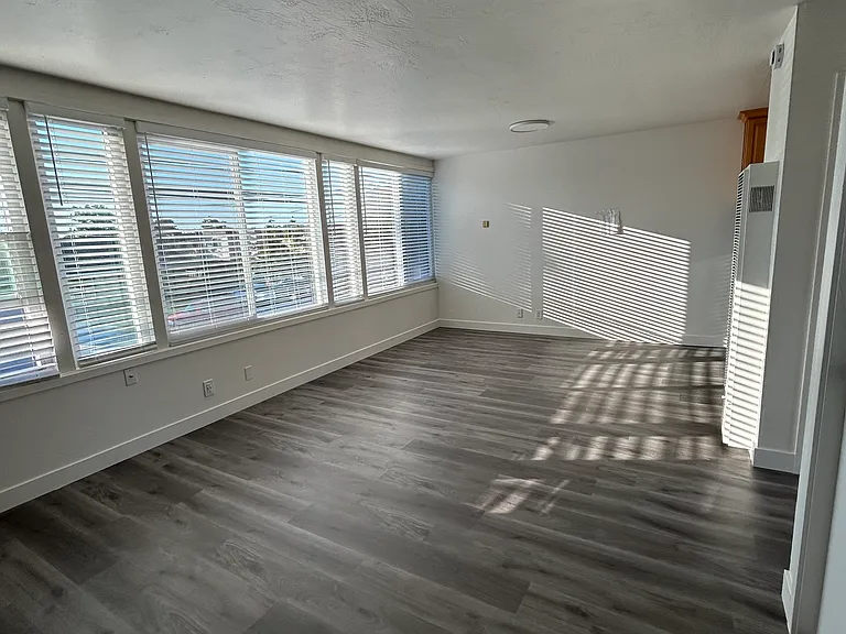 66 E 39th Ave #1 — Photo 5