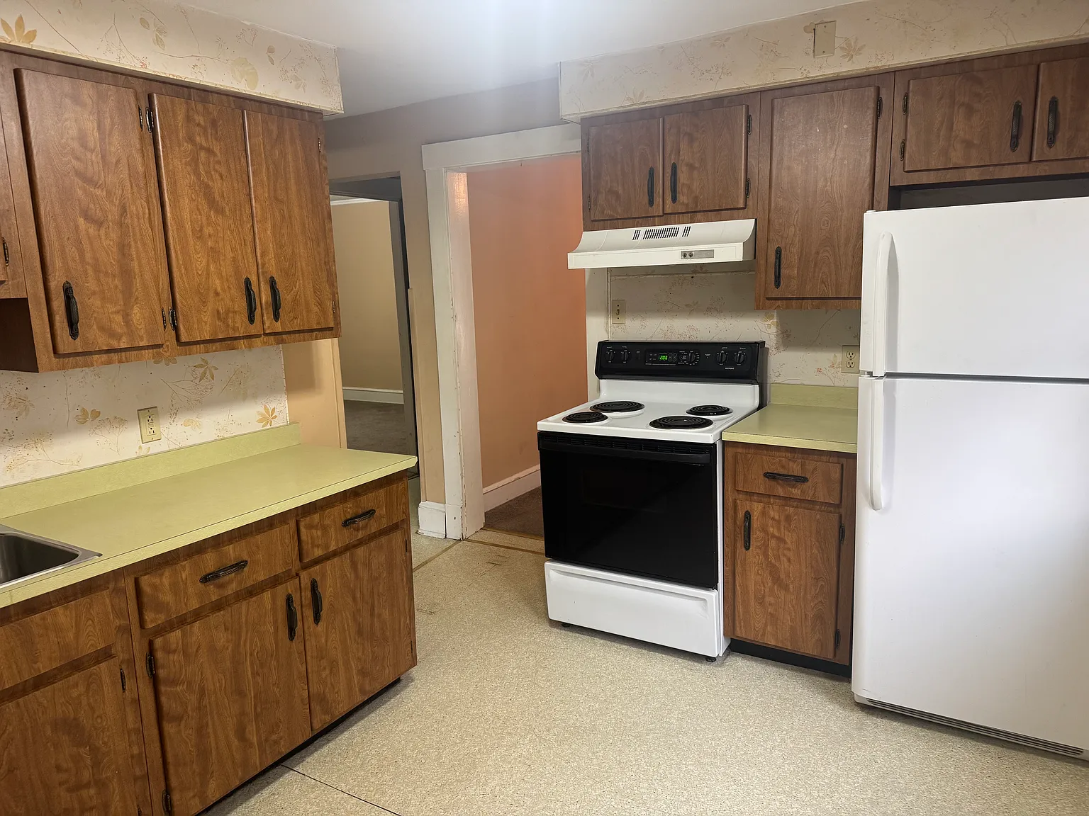 3 bed, 1000 sqft, $1,550 — Photo 4