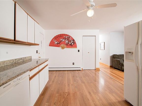 2nd image of 50 Sherwood St