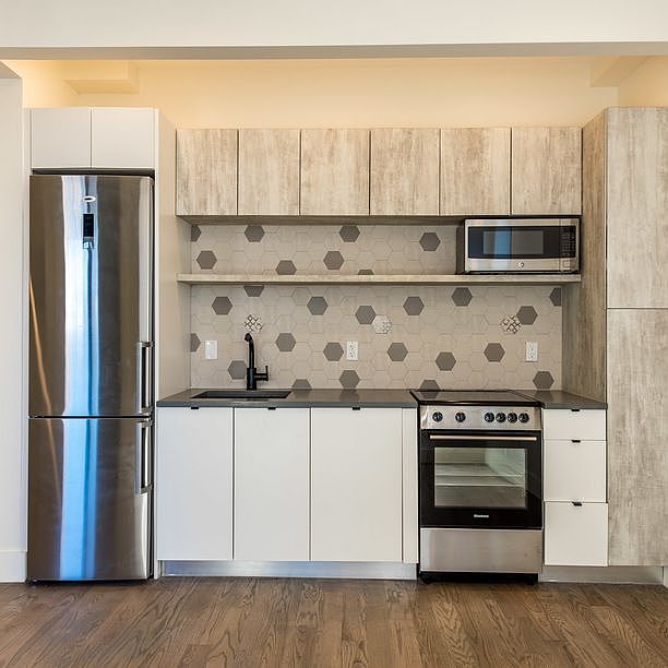 1st image of 1513 Gates Ave APT 4R