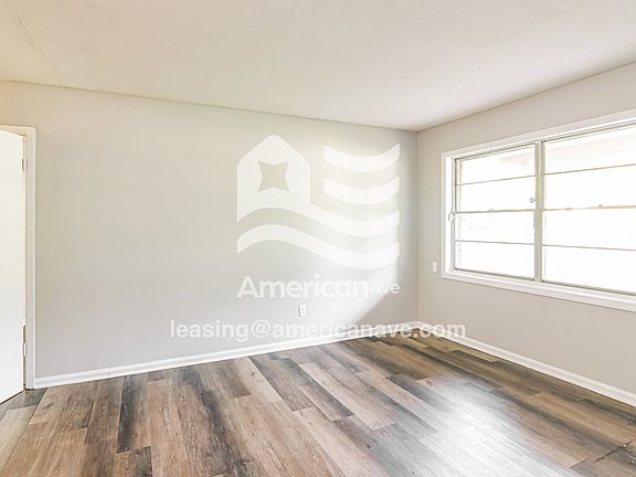 1454250_004_living_room_4.jpg