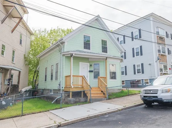 31 Bennett St, Woonsocket, RI 02895