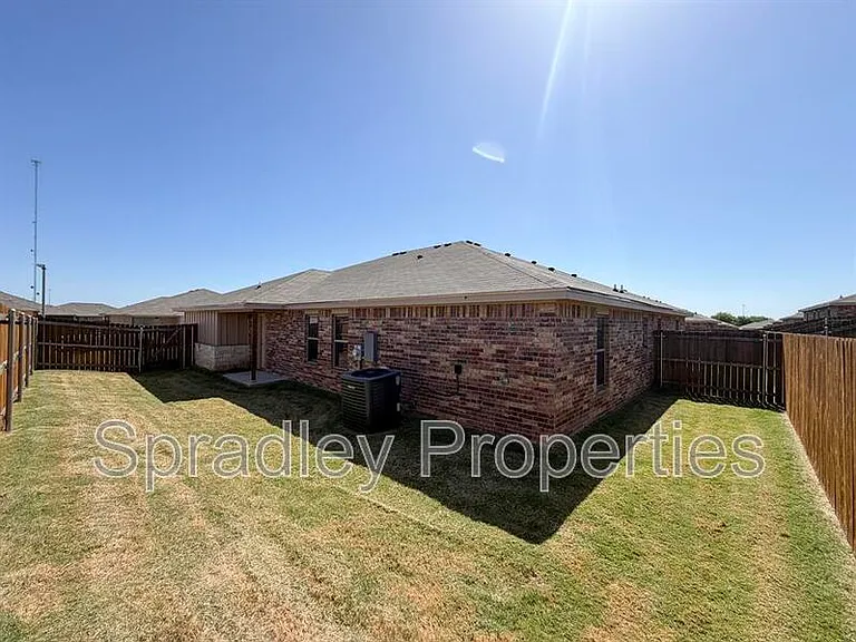 1051B Mason Dr — Photo 16