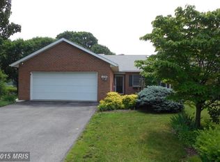 2472 McCleary Dr, Chambersburg, PA 17201