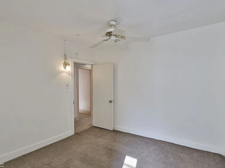 Catawissa St 50 W — Photo 6