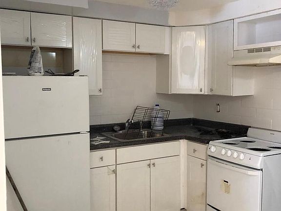 4th image of 5101-25 N Camac St #D1