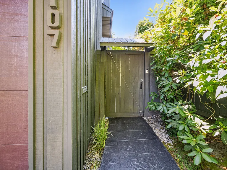 3107 E Yesler Way #B — Photo 3