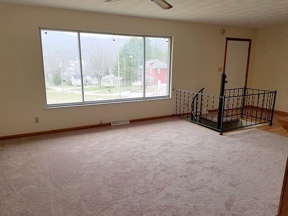 3rd image of 1380 Normandy Dr