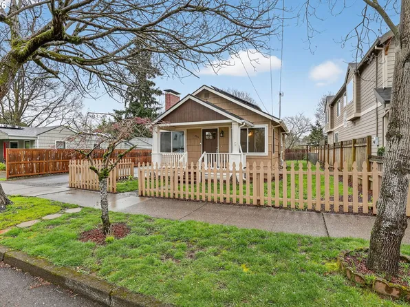 8944 N Clarendon Ave, Portland, OR 97203