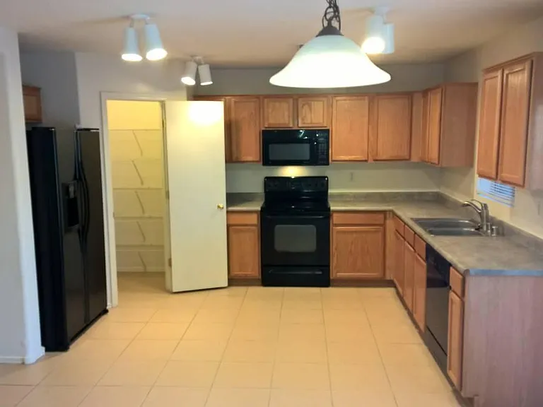 22650 W Cocopah St — Photo 8