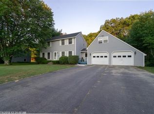 38 Ivanhoe Dr, Topsham, ME 04086
