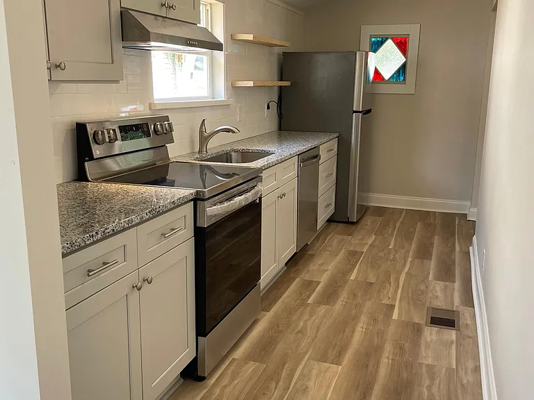407 Mallory St — Photo 5