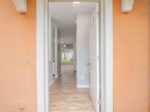 4th image of 12311 Kensington Lakes Dr Unit 202