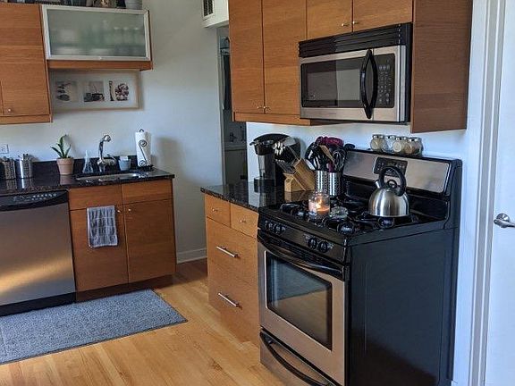 2nd image of 1328 N Bosworth Ave #5