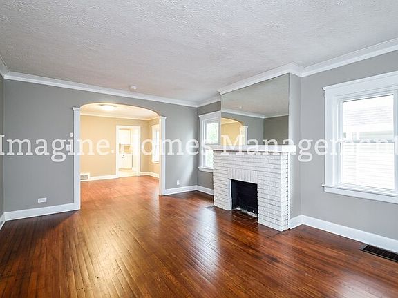 4th image of 2176 Glenbury Ave #1