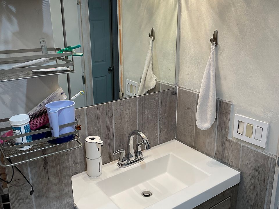 2nd image of 814 45th St #1