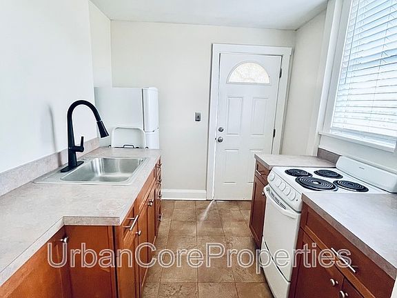 4th image of 430 5th St N APT 6